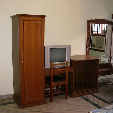 Lloyds Serviced Apartments,Krishna Street,T Nagar Chennai Cameră foto