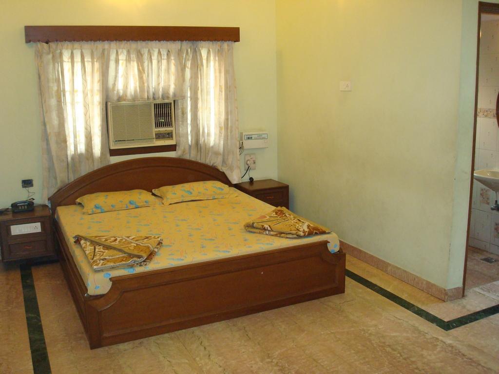 Lloyds Serviced Apartments,Krishna Street,T Nagar Chennai Cameră foto
