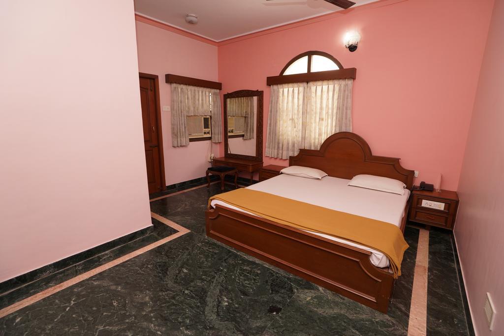 Lloyds Serviced Apartments,Krishna Street,T Nagar Chennai Exterior foto