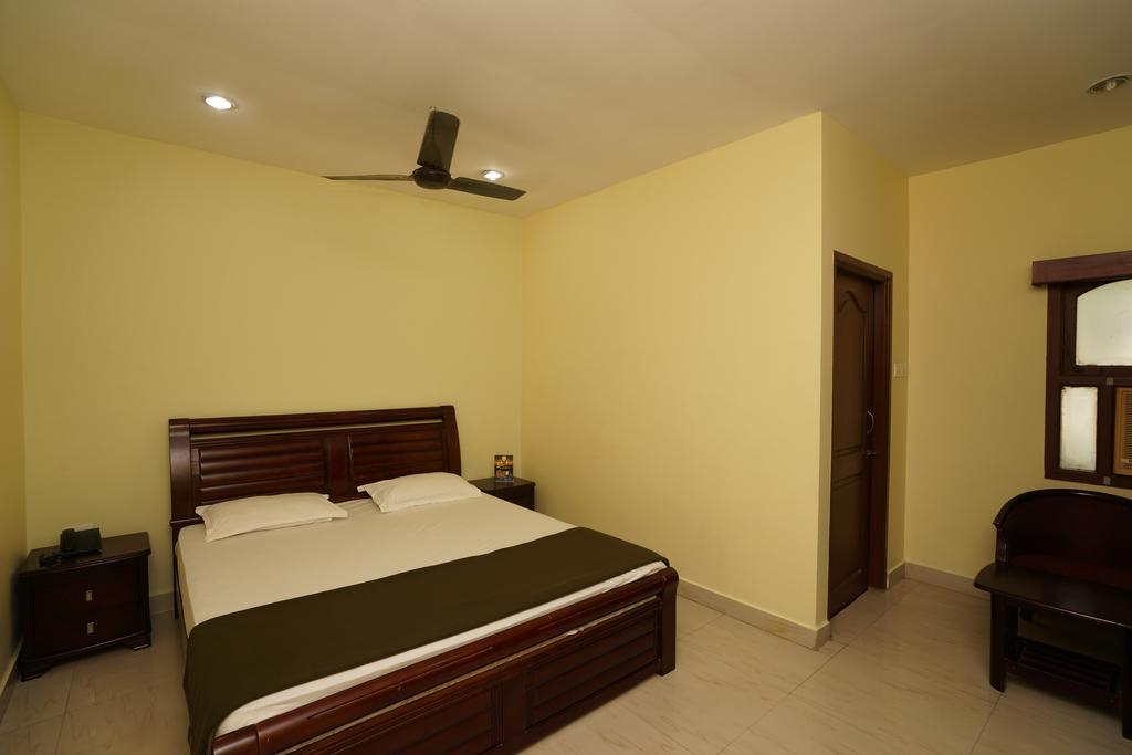 Lloyds Serviced Apartments,Krishna Street,T Nagar Chennai Exterior foto