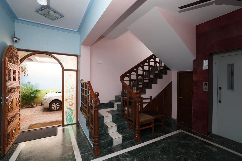 Lloyds Serviced Apartments,Krishna Street,T Nagar Chennai Exterior foto