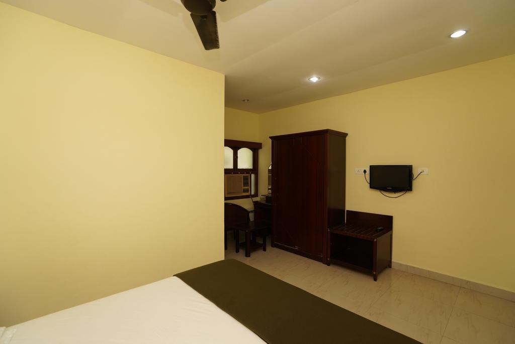 Lloyds Serviced Apartments,Krishna Street,T Nagar Chennai Exterior foto